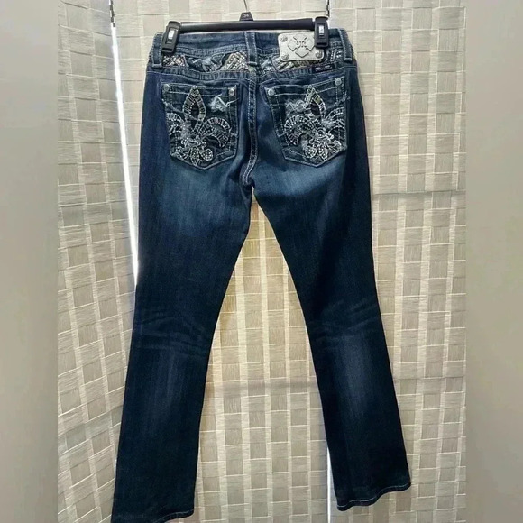 Miss Me Signature Slim Boot Size 28, Quality Jeans Beautiful Detailing - Picture 1 of 14